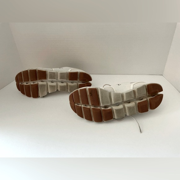 Women’s On Cloud Sneakers in White Sand Sz 8.5 - Picture 6 of 9